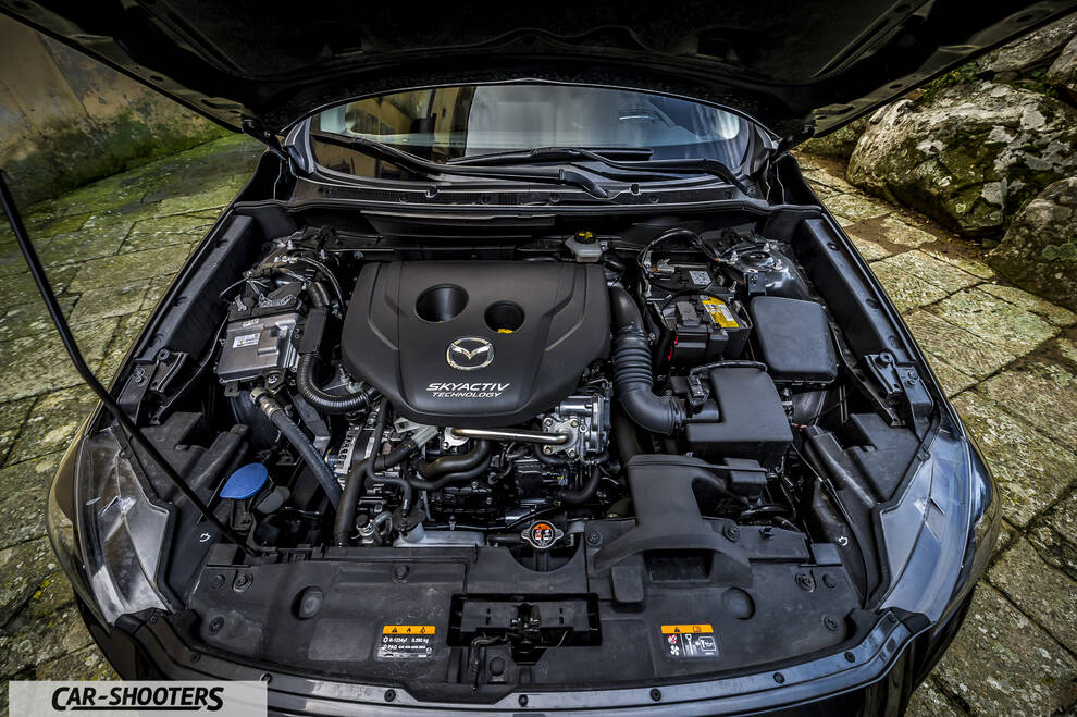 Mazda CX 3 – engine bay, overhead view of engine bay