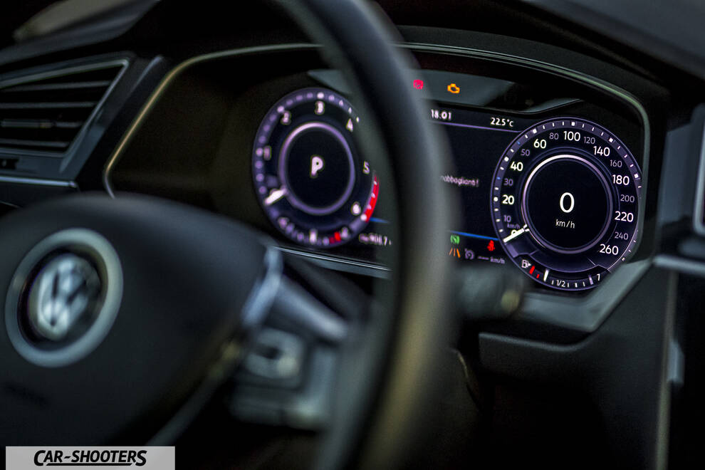 Volkswagen Tiguan – dashboard, digital instrument cluster