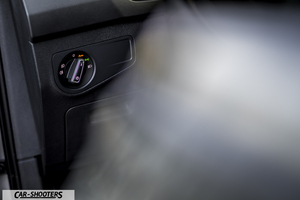 Volkswagen Tiguan – detail, headlight switch close-up