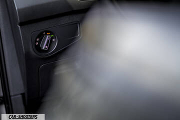 Volkswagen Tiguan – detail, headlight switch close-up