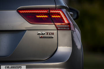 Volkswagen Tiguan – detail, taillight and badge close-up