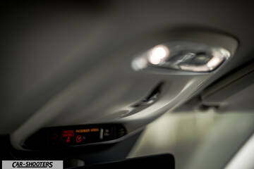 Volvo XC90 – interior, overhead console with reading light