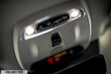 Volvo XC90 – detail, overhead console lighting close-up