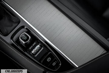 Volvo XC90 – detail, center console start button and trim