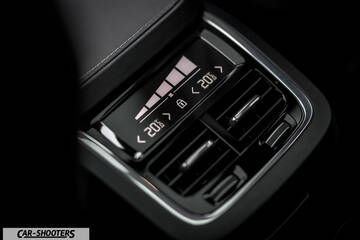 Volvo XC90 – interior, rear climate control panel