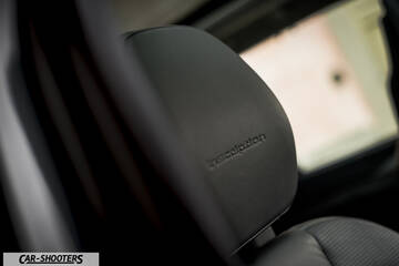 Volvo XC90 – detail, leather headrest close-up