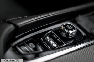 Volvo XC90 – detail, start engine stop button close-up