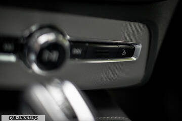 Volvo XC90 – detail, interior button close-up