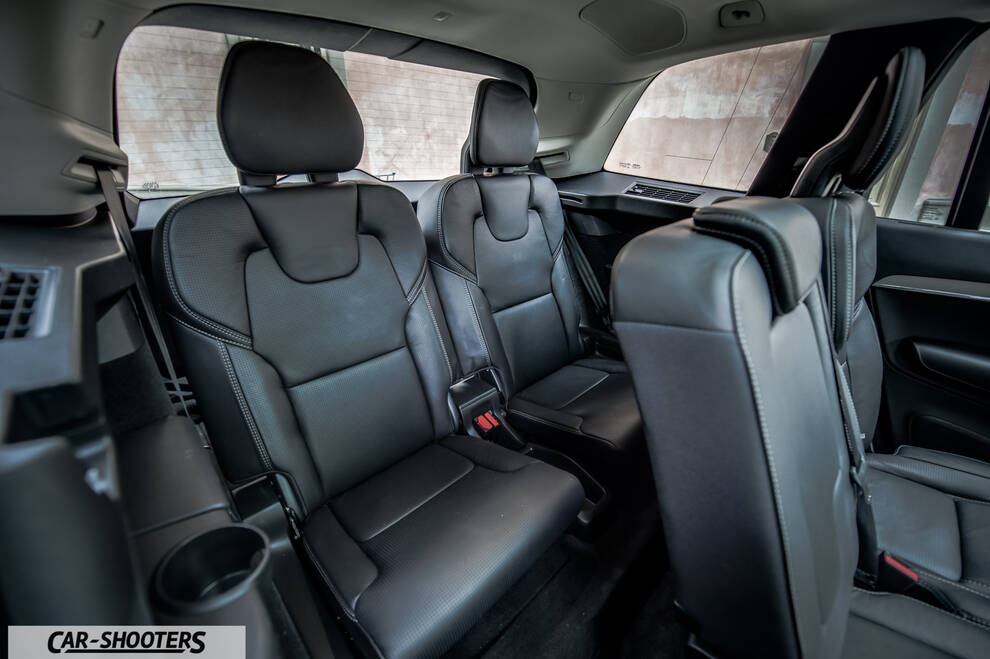 Volvo XC90 – interior, leather rear seats