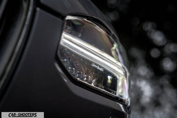 Volvo XC90 – detail, headlight close-up