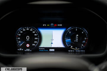 Volvo XC90 – dashboard, digital instrument cluster