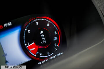 Volvo XC90 – dashboard, digital instrument cluster