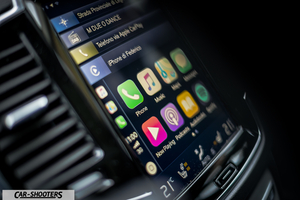 Volvo XC90 – dashboard, apple carplay touchscreen display