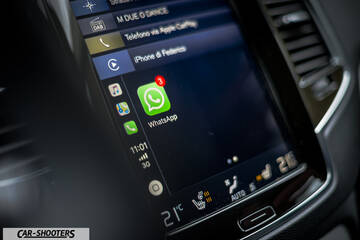 Volvo XC90 – dashboard, apple carplay touchscreen display