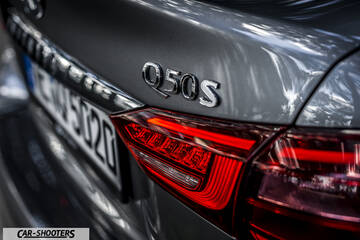 Infiniti Q50 – detail, rear badge and taillight close-up