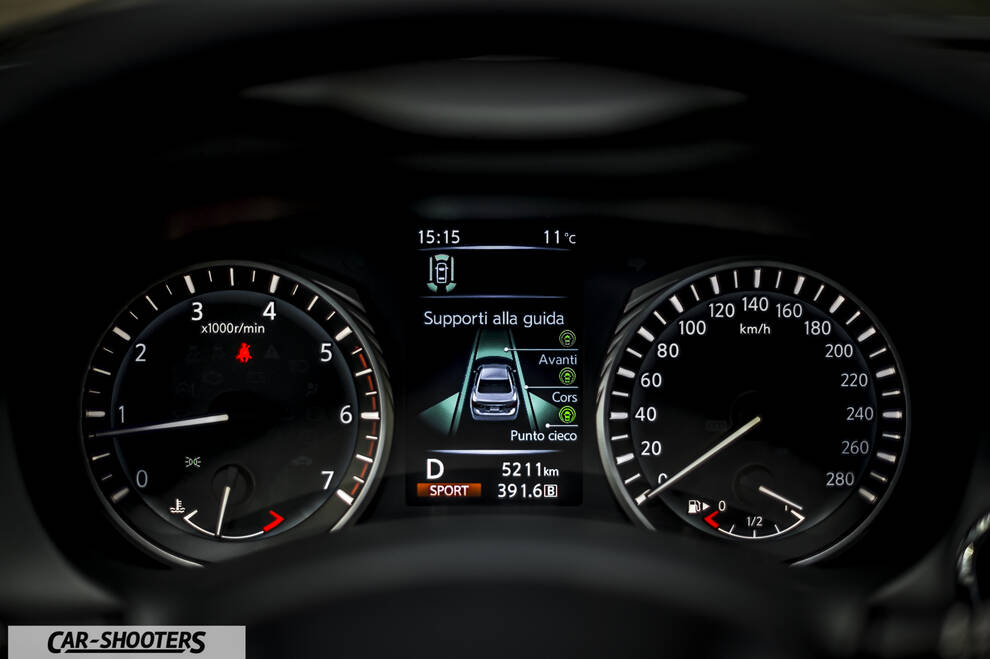 Infiniti Q50 – dashboard, digital instrument cluster