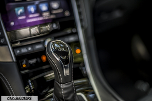 Infiniti Q50 – detail, gear shifter close-up