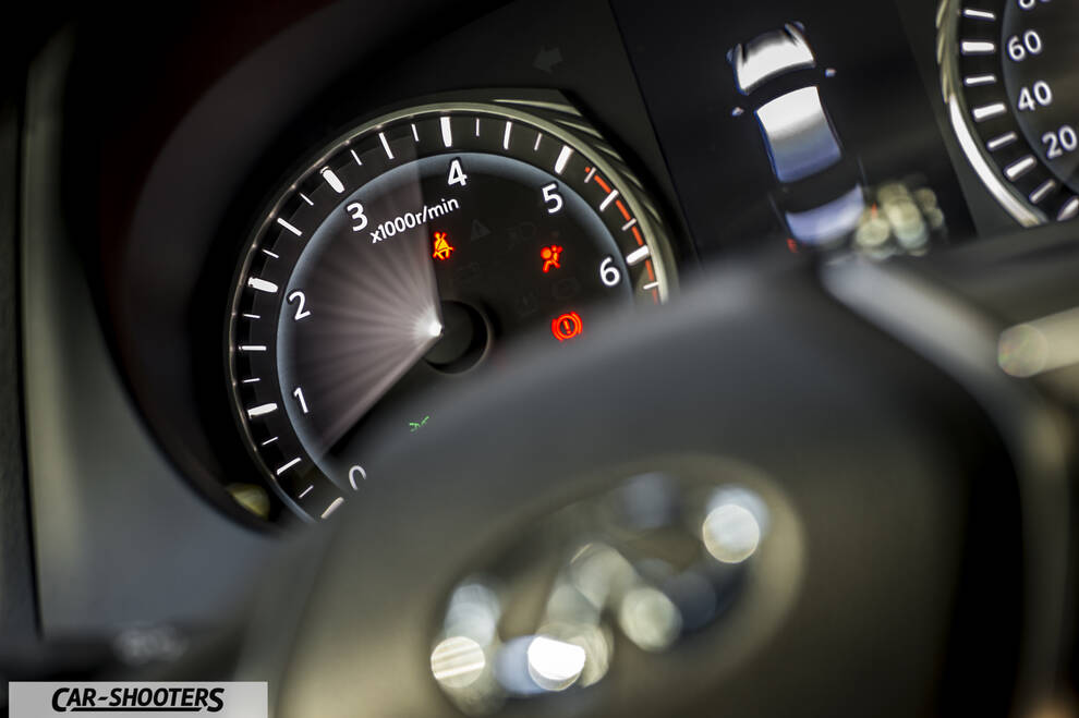 Infiniti Q50 – dashboard, digital instrument cluster