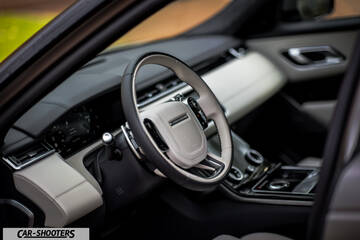 interior, two tone leather steering wheel