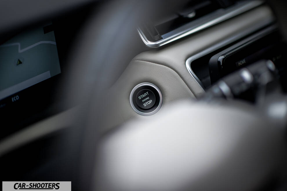 dashboard, start engine stop button