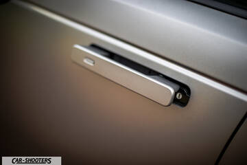detail, door handle close-up