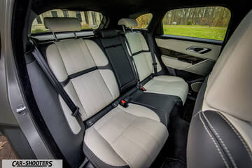 interior, two-tone leather rear seats