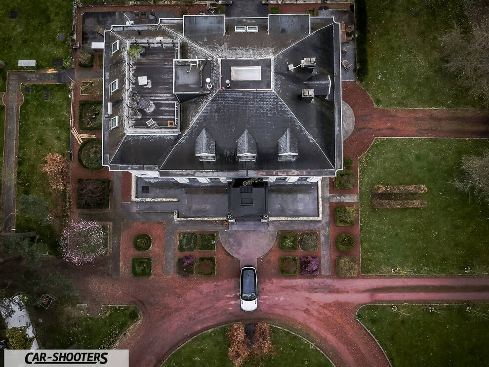 detail, viewed from above in a driveway