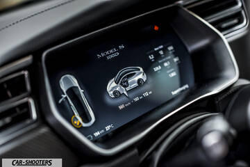 Tesla Model S – dashboard, digital instrument cluster