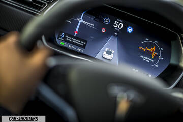 Tesla Model S – dashboard, digital instrument cluster
