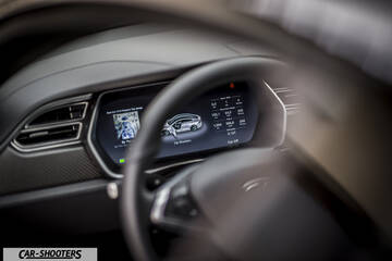 Tesla Model S – dashboard, digital instrument cluster
