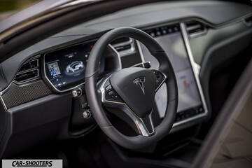 Tesla Model S – dashboard, digital instrument cluster