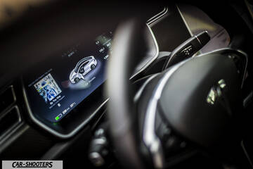 Tesla Model S – dashboard, digital instrument cluster