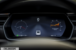 Tesla Model S – dashboard, digital instrument cluster