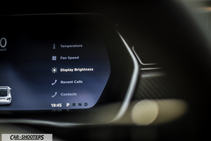 Tesla Model S – dashboard, digital instrument cluster