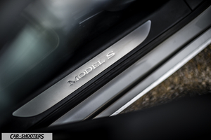 Tesla Model S – detail, door sill plate close-up