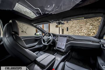 Tesla Model S – interior, leather front seats