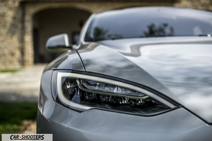 Tesla Model S – detail, headlight close-up