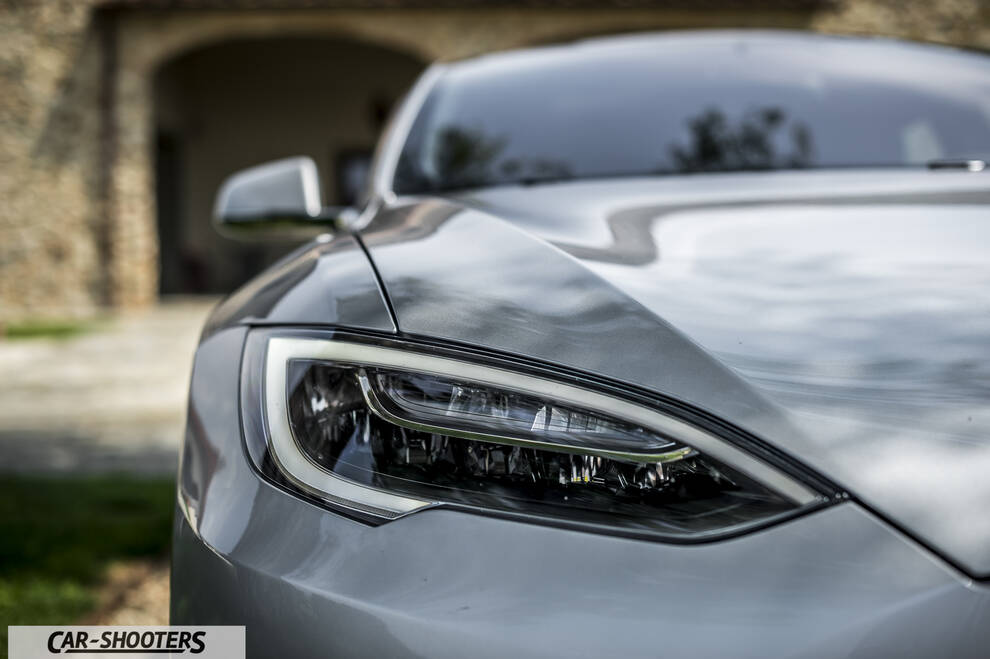 Tesla Model S – detail, headlight close-up