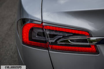 Tesla Model S – detail, taillight close-up