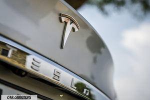 Tesla Model S – detail, rear badge close-up