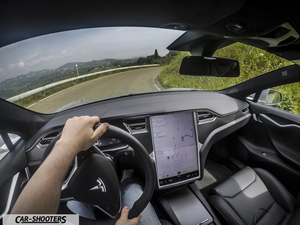 Tesla Model S – interior, large central touchscreen display