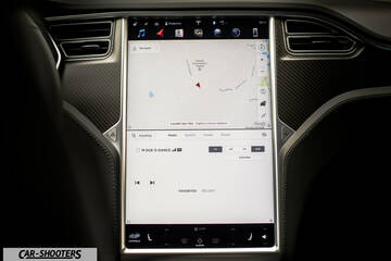 Tesla Model S Touchscreen Funzionamento – dashboard, large vertical touchscreen display