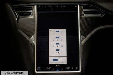 Tesla Model S Touchscreen Funzionamento – dashboard, large vertical touchscreen