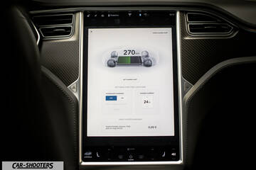 Tesla Model S Touchscreen Funzionamento – dashboard, large vertical touchscreen display
