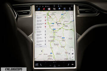 Tesla Model S Touchscreen Funzionamento – dashboard, large vertical touchscreen display