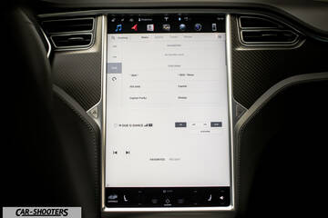 Tesla Model S Touchscreen Funzionamento – dashboard, large vertical touchscreen display