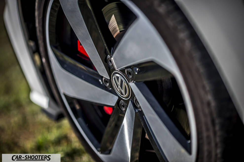 Volkswagen Golf GTI – detail, alloy wheel close-up