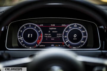 Volkswagen Golf GTI – dashboard, digital instrument cluster