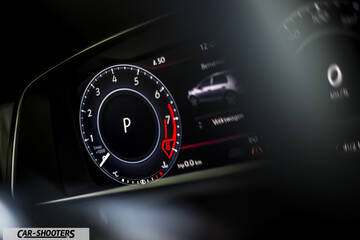 Volkswagen Golf GTI – dashboard, digital instrument cluster