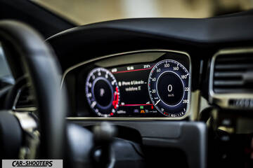 Volkswagen Golf GTI – dashboard, digital instrument cluster